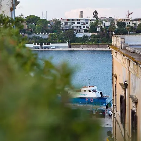 Bed & Breakfast Zenthe Small Luxury And Yoga Brindisi
